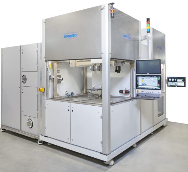 Shown is a test bench for fuel components by Sonplas GmbH.