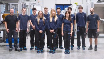 group foto of the new trainees