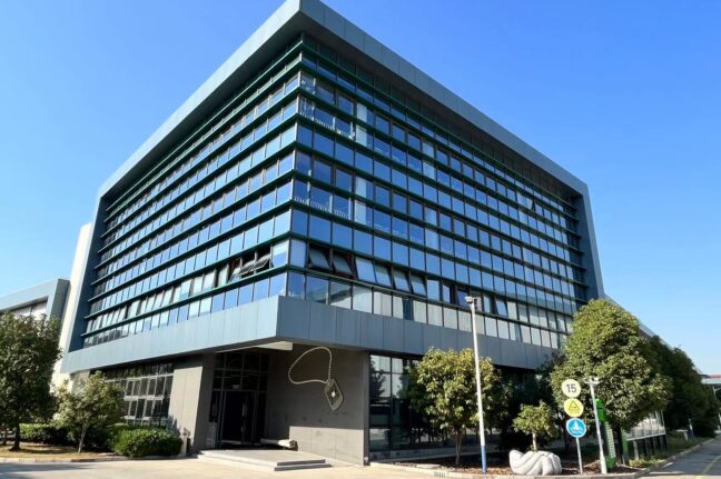 Gebäude in dem Sonplas Automation Kunshan in China beheimatet ist.