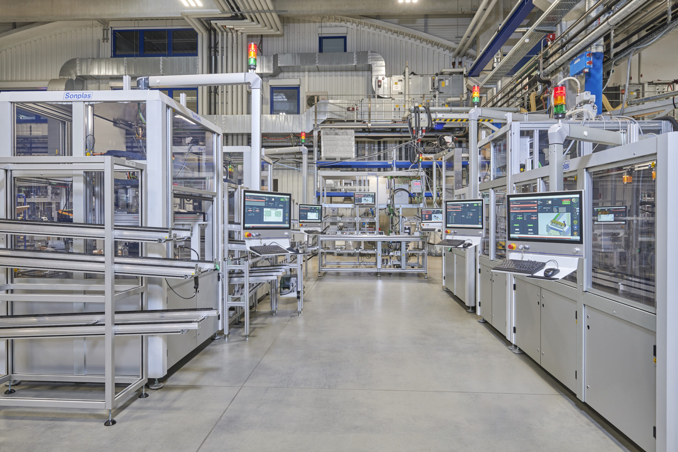 Sicht auf die EMV Filter Montageanlage