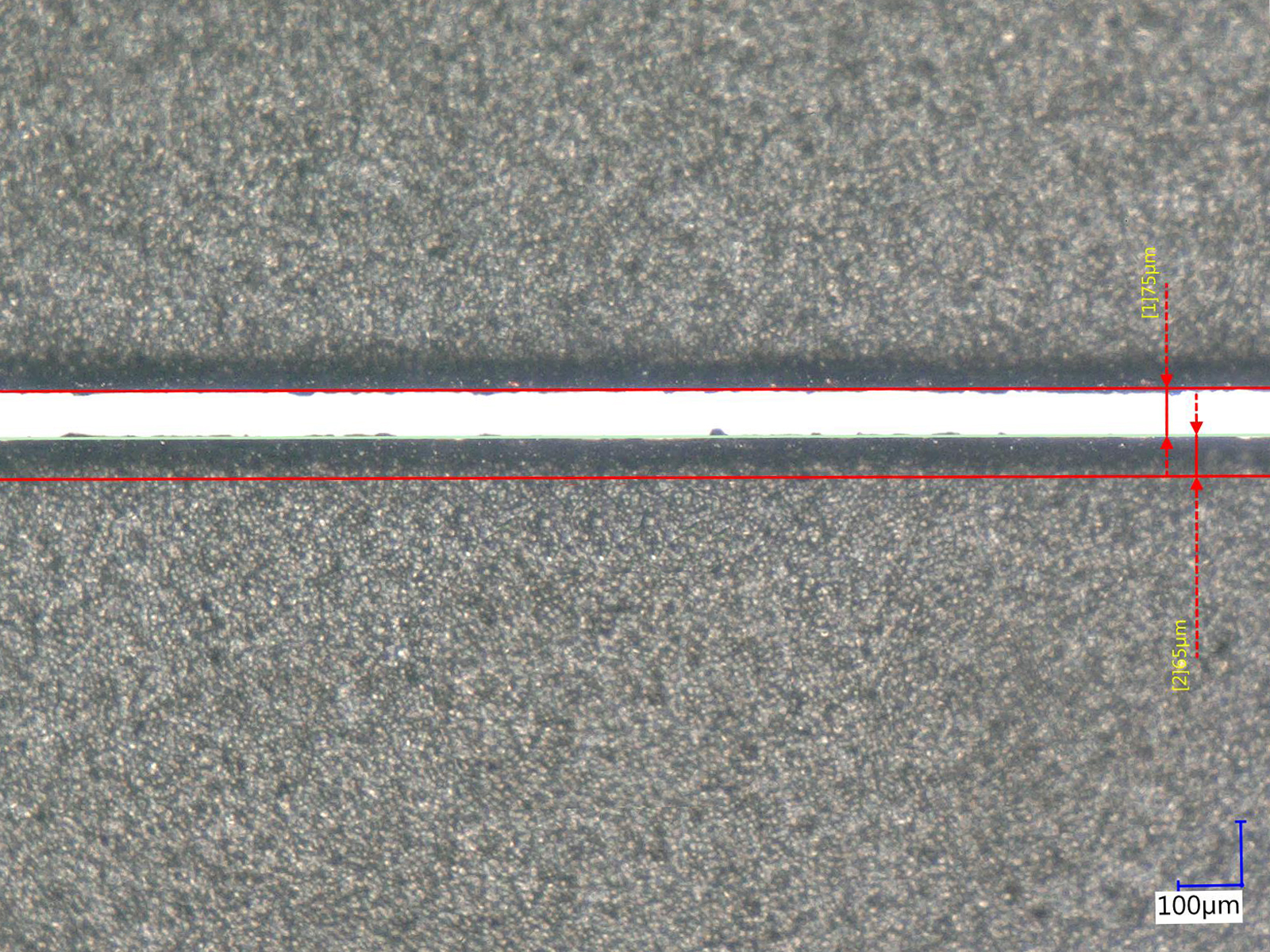 Nahaufnahme Schneidkante nach dem Laserschneiden 