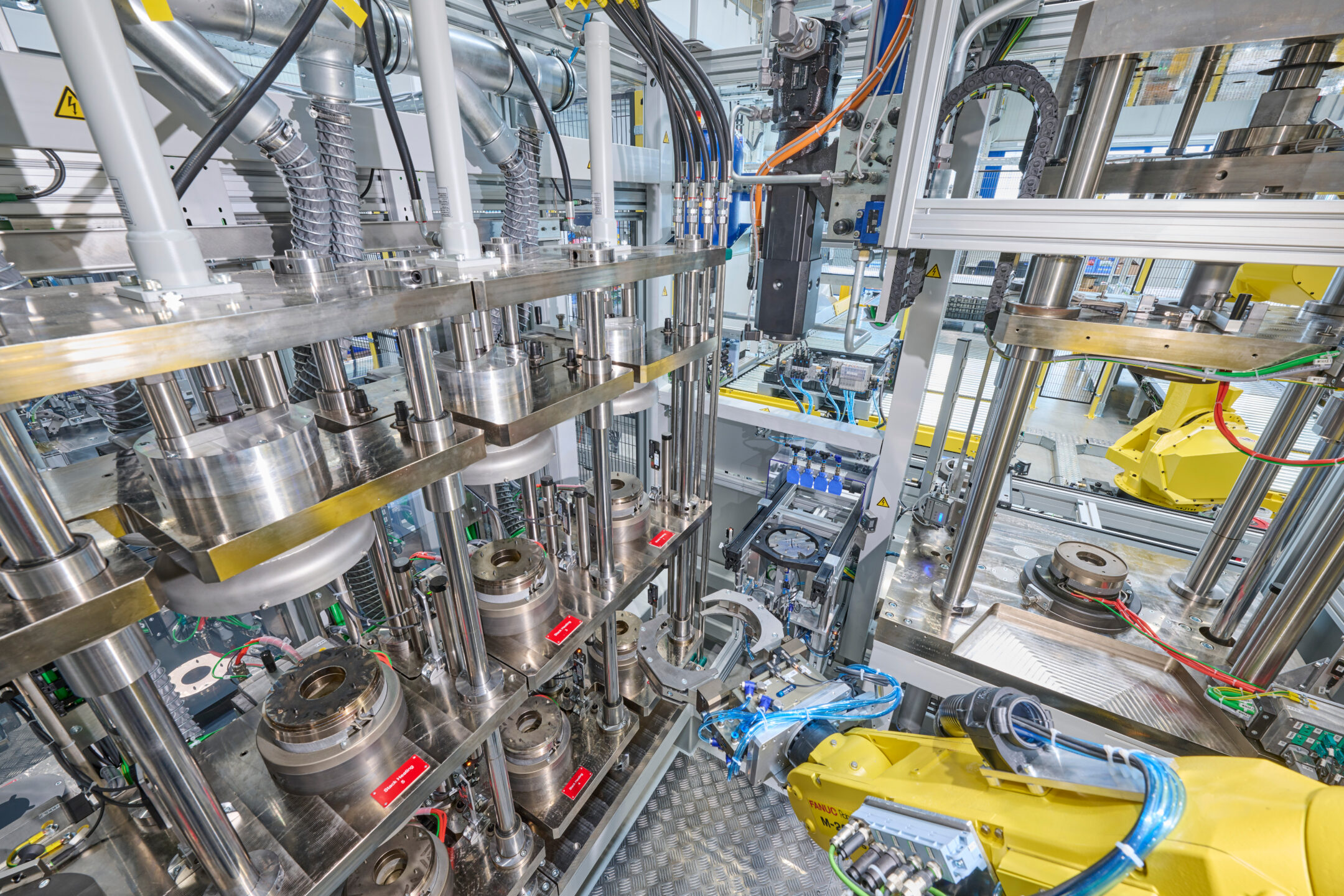 Innenansicht Rotormontage auf Pressstation