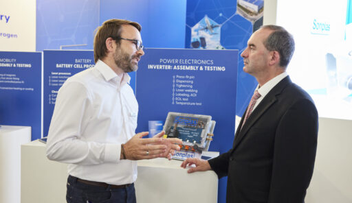 Hubert Aiwanger visits Sonplas at automatica in Munich